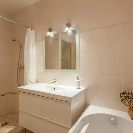 Privee En Hyper-centre De *